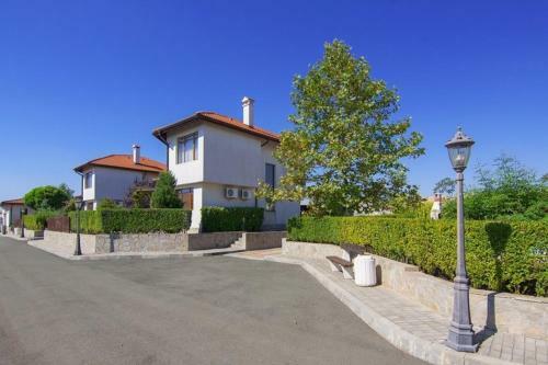 2 Bdr Seaside Villa With Private Pool Near Nesebar & Sunny Beach