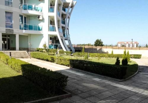 1-bed Modern Sea View Apartment In Aparthotel