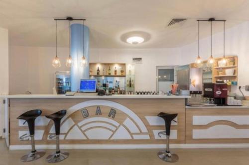 1-bed Modern Sea View Apartment In Aparthotel