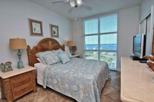 Crystal Shores West By Youngs Suncoast