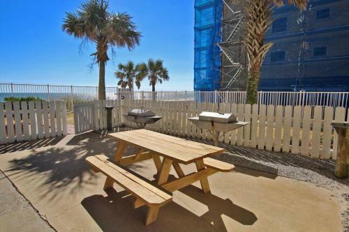 Crystal Shores West By Youngs Suncoast