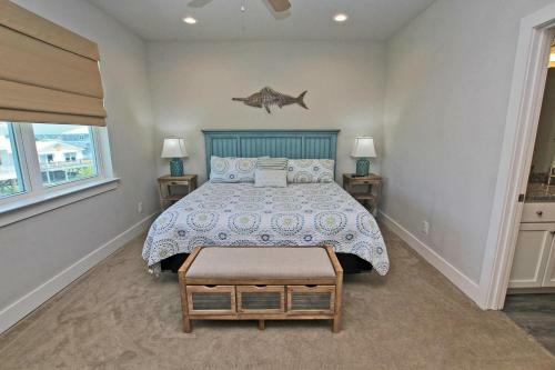 Romeo Beach By Youngs Suncoast