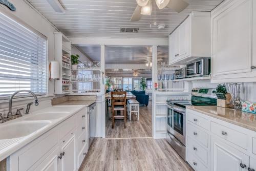 The Cotton Candy Beach House Cottage
