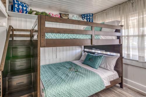 The Cotton Candy Beach House Cottage