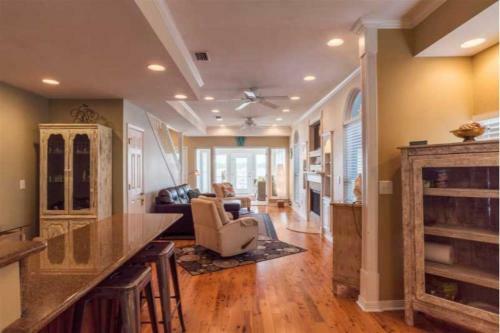 The Rising Tide By Meyer Vacation Rentals