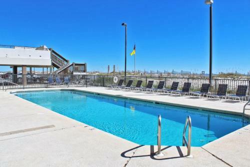 Island Winds West 280 By Youngs Suncoast