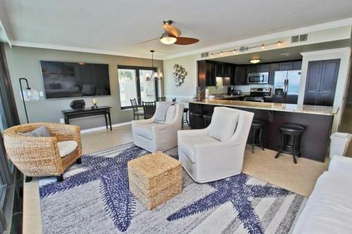Island Winds West 280 By Youngs Suncoast