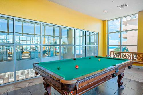 Hotel Crystal Shores III