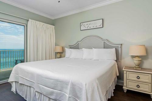 Hotel Crystal Shores III