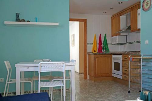Apartamento Con Piscina En Playa Miramar