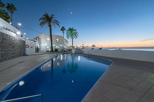 Mogan Luxury Apartment, Sea Views, Jacuzzi And Sauna.
