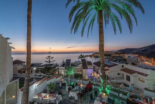 Mogan Luxury Apartment, Sea Views, Jacuzzi And Sauna.