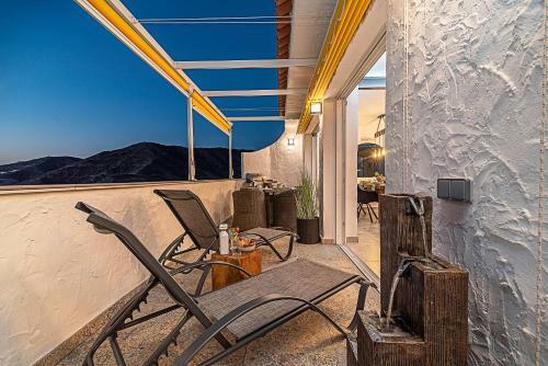 Mogan Luxury Apartment, Sea Views, Jacuzzi And Sauna.