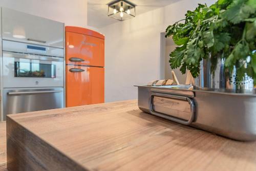 Mogan Luxury Apartment, Sea Views, Jacuzzi And Sauna.
