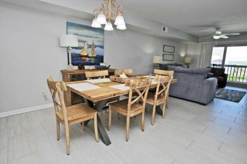 Summerhouse West By Youngs Suncoast