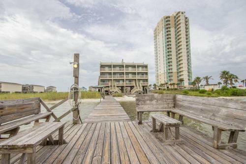 Summerhouse West By Youngs Suncoast