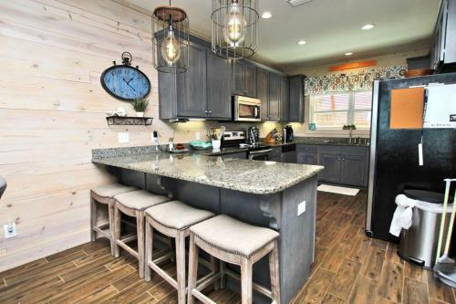 Pass Time Cottages By Youngs Suncoast