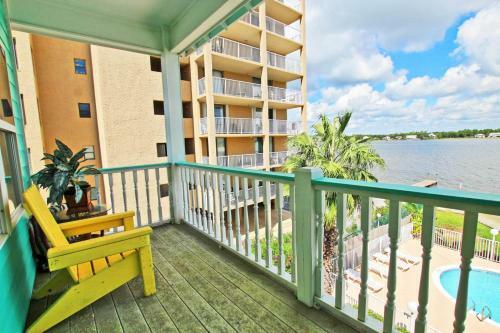 On Golden Pond 8a West By Youngs Suncoast