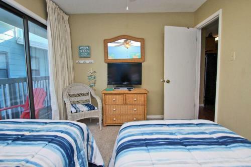 Ocean Reef 304 By Youngs Suncoast