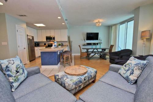 Lighthouse By Youngs Suncoast