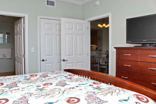 Crystal Tower 806 By Youngs Suncoast
