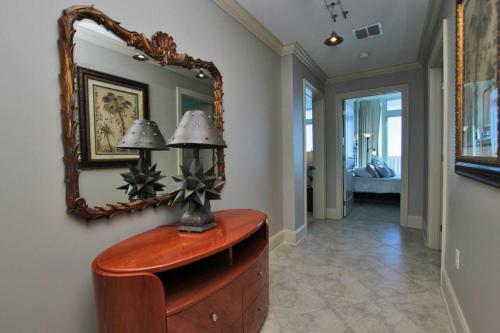 Bel Sole Penthouse 1801 By Youngs Suncoast
