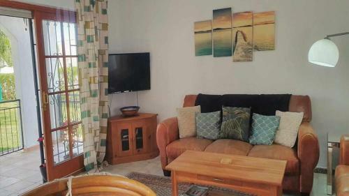 Villa Set In Gardens Ideal For Families