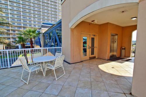 Crystal Tower 609 By Youngs Suncoast
