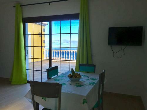 Costa Este House