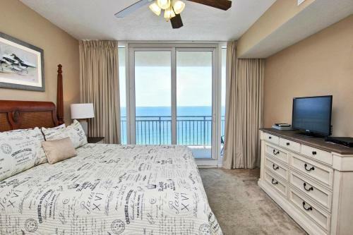 Colonnades 1202 By Youngs Suncoast