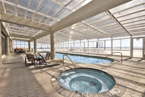 Colonnades 1202 By Youngs Suncoast