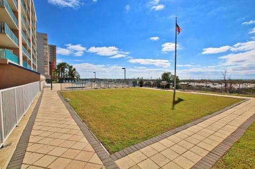 Surfside Shores By Youngs Suncoast