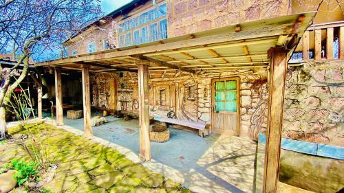 Hostal Tonatsuyts Guest House