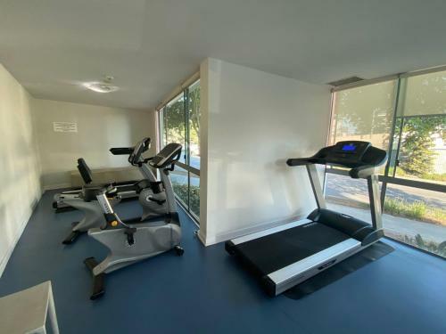 Apartamento Spacious River View 3 Bdrm Apt With 2 Car Spaces