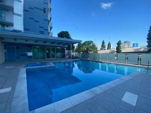 Apartamento Spacious River View 3 Bdrm Apt With 2 Car Spaces