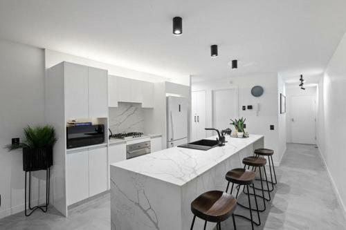 Apartamento Spacious River View 3 Bdrm Apt With 2 Car Spaces