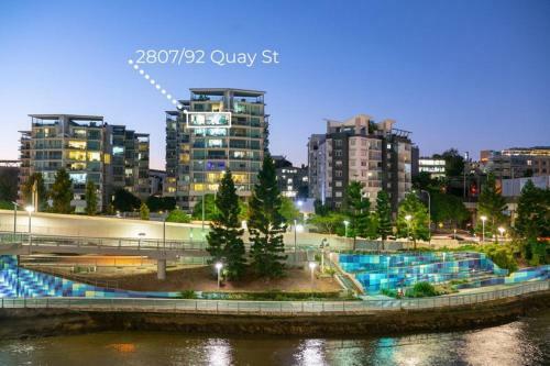 Apartamento Spacious River View 3 Bdrm Apt With 2 Car Spaces