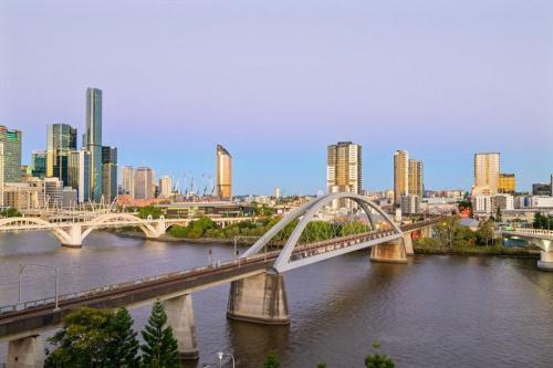Apartamento Spacious River View 3 Bdrm Apt With 2 Car Spaces
