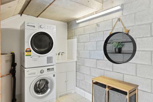 Apartamento Modern And Large 2-bed Townhouse With Pool