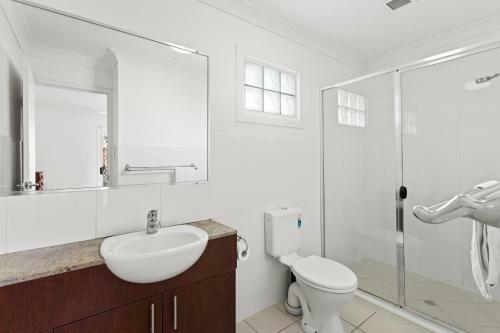 Apartamento Modern And Large 2-bed Townhouse With Pool