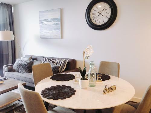 Brisbane One 3 Beds Apartments