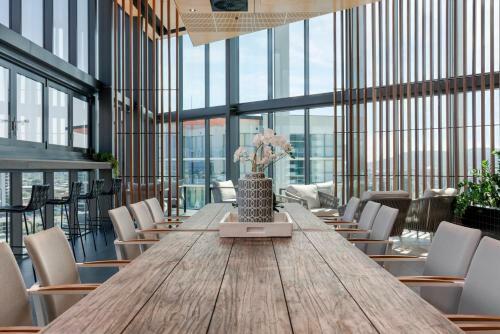 Brisbane One 3 Beds Apartments