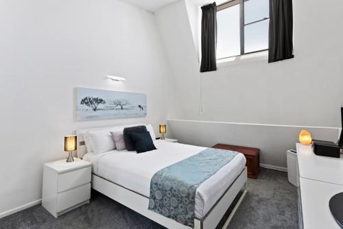 Stunning 2-story Fortitude Valley Apartment