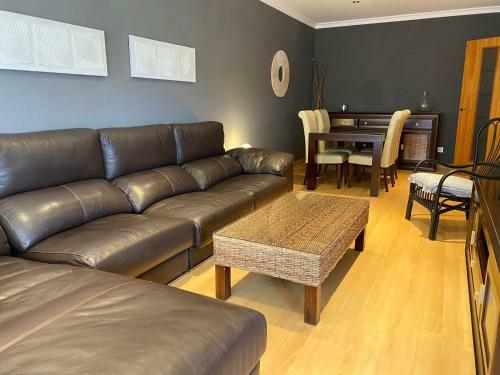 Elegante Apartamento En Playa Granada & Golf