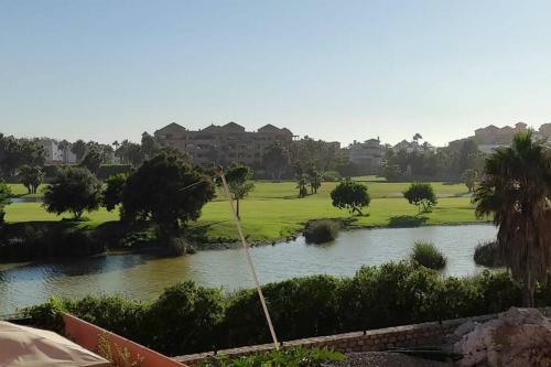 Elegante Apartamento En Playa Granada & Golf