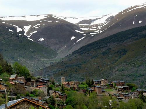 Can Serraima, Casa Rural En Ple Pirineu