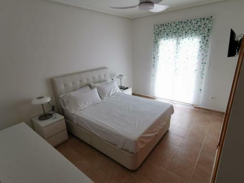 Villa De Lujo De 550 M2 Con Piscina Privada Y Barbacoa