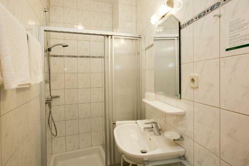 Hostal Winzerhof - G�stehaus St�ger