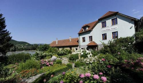 Hostal Winzerhof - G�stehaus St�ger