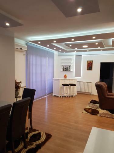 Apartman Karmela, Bn Centar